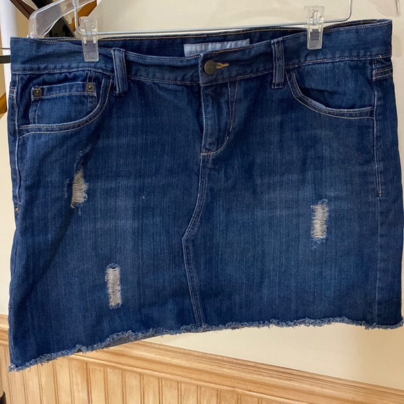 Old navy distressed denim mini skirt - Picture 1 of 2